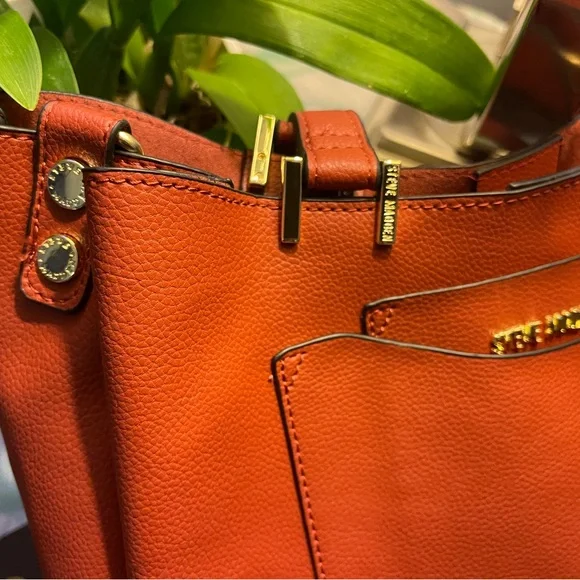 Steve Madden NWOT Crossbody & Wristlet Fall color - burnt orange & SM Bow - Picture 13 of 13